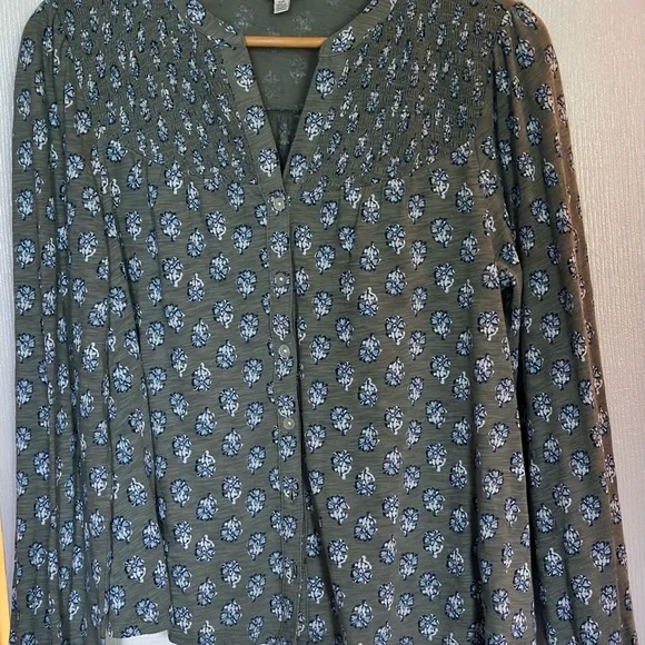 Adorable Lucky Brand top (never worn) - Picture 2 of 2